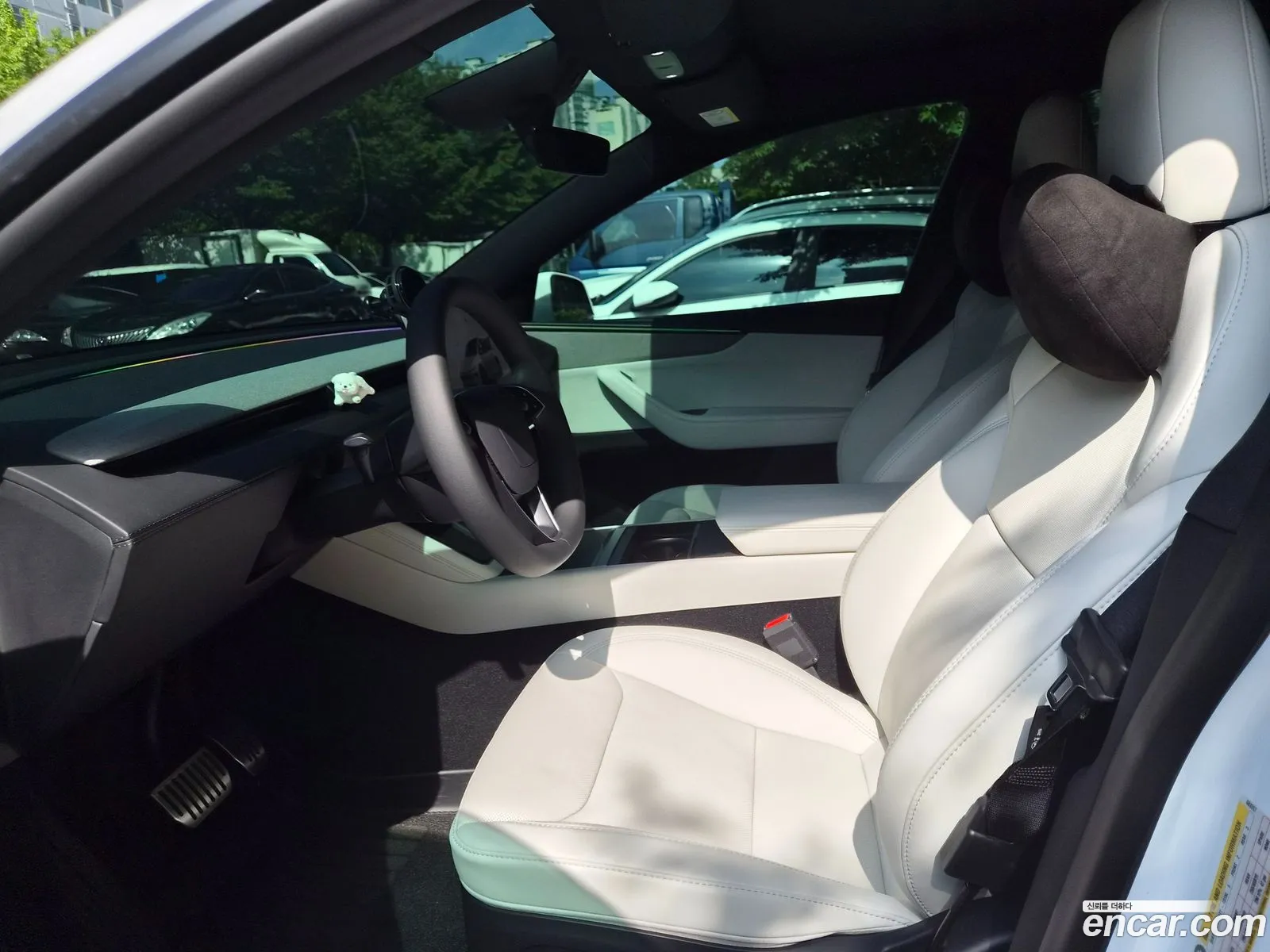 Tesla Model Y 2026 — 19