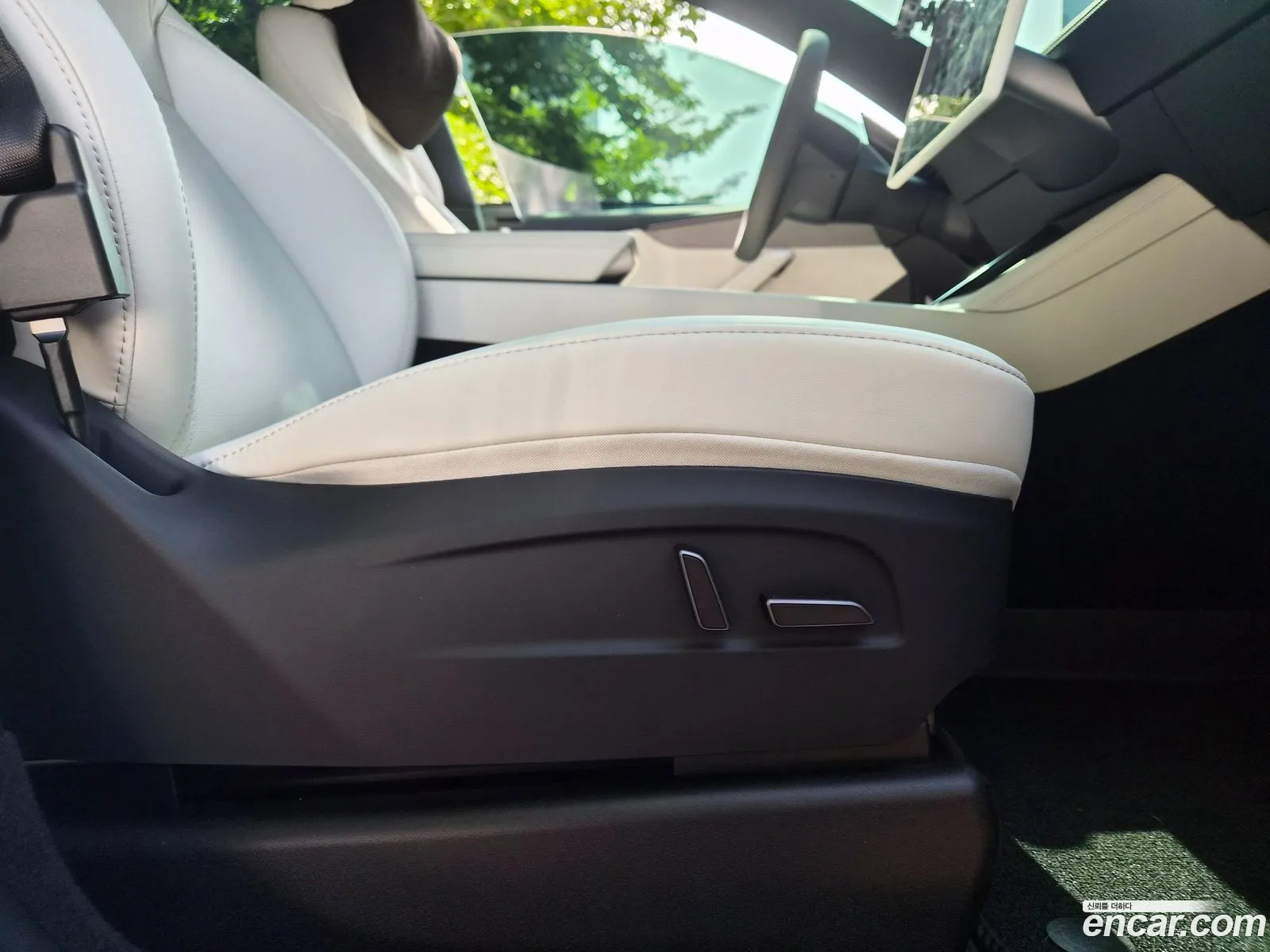 Tesla Model Y 2026 — 5