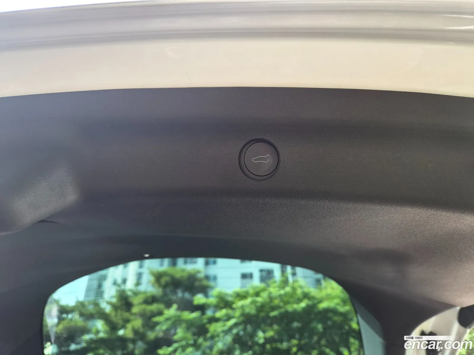 Tesla Model Y 2026 — 2