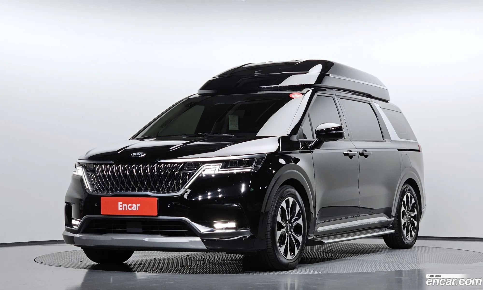 Kia Carnival 2021 — 3