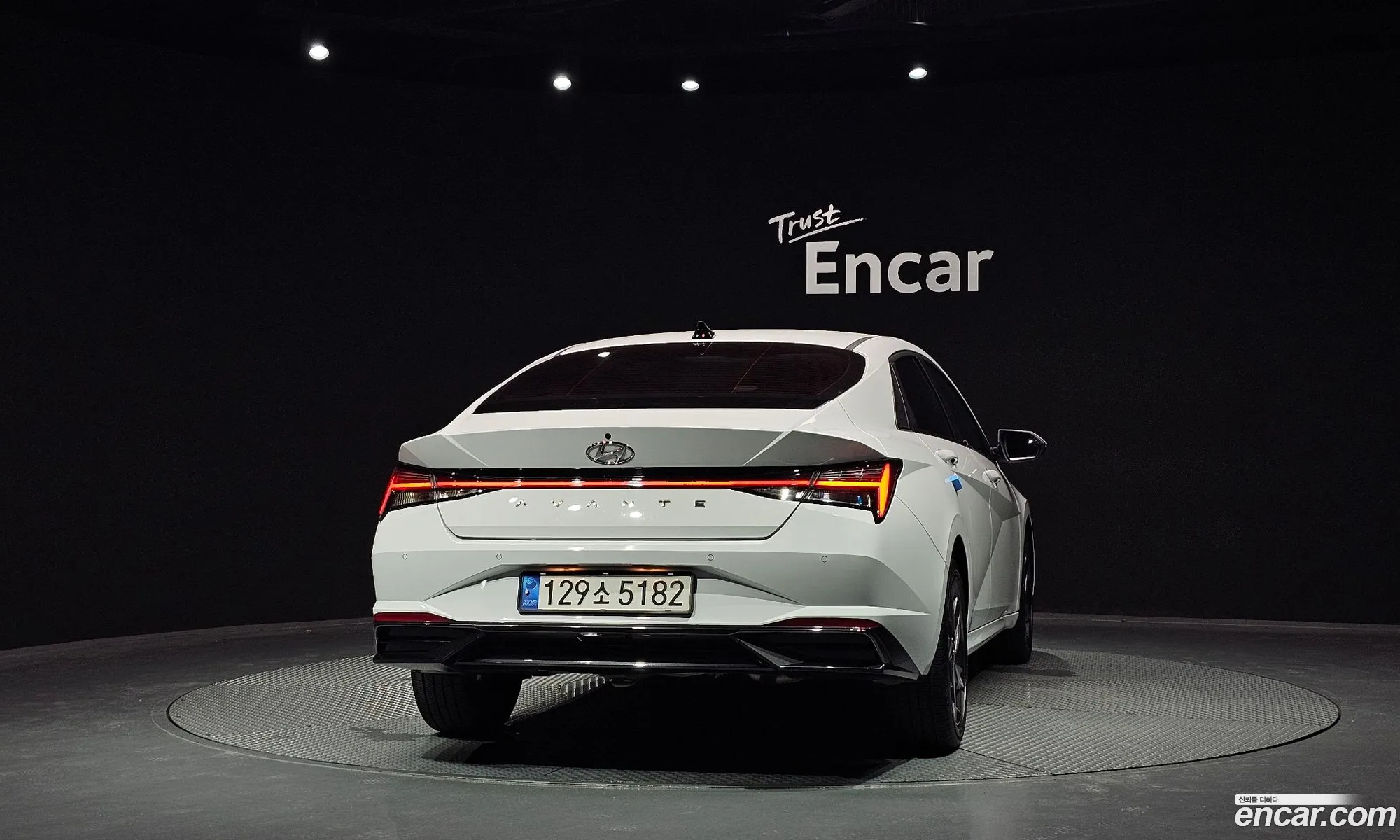 Hyundai Elantra 2021 — 3