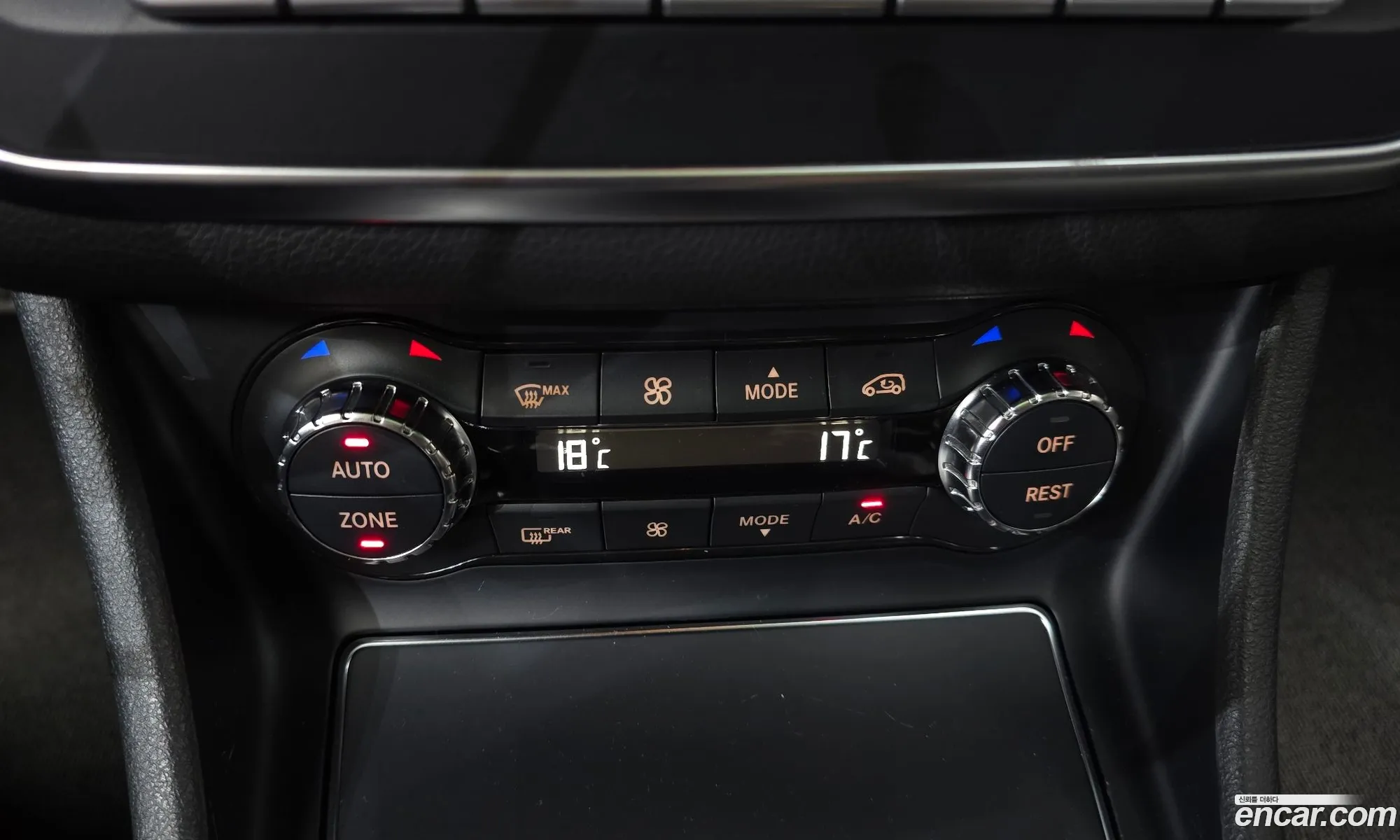 Mercedes-Benz CLA-Class C117 2018 — 25