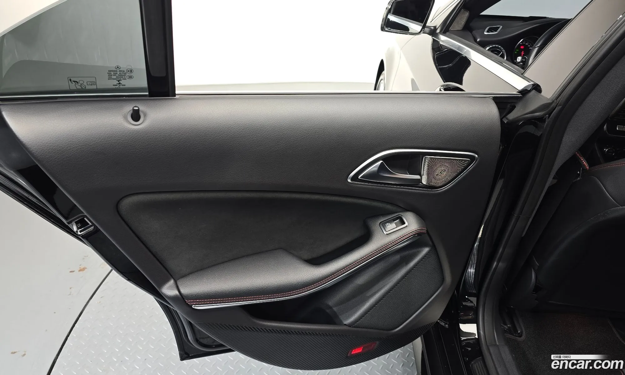 Mercedes-Benz CLA-Class C117 2018 — 31