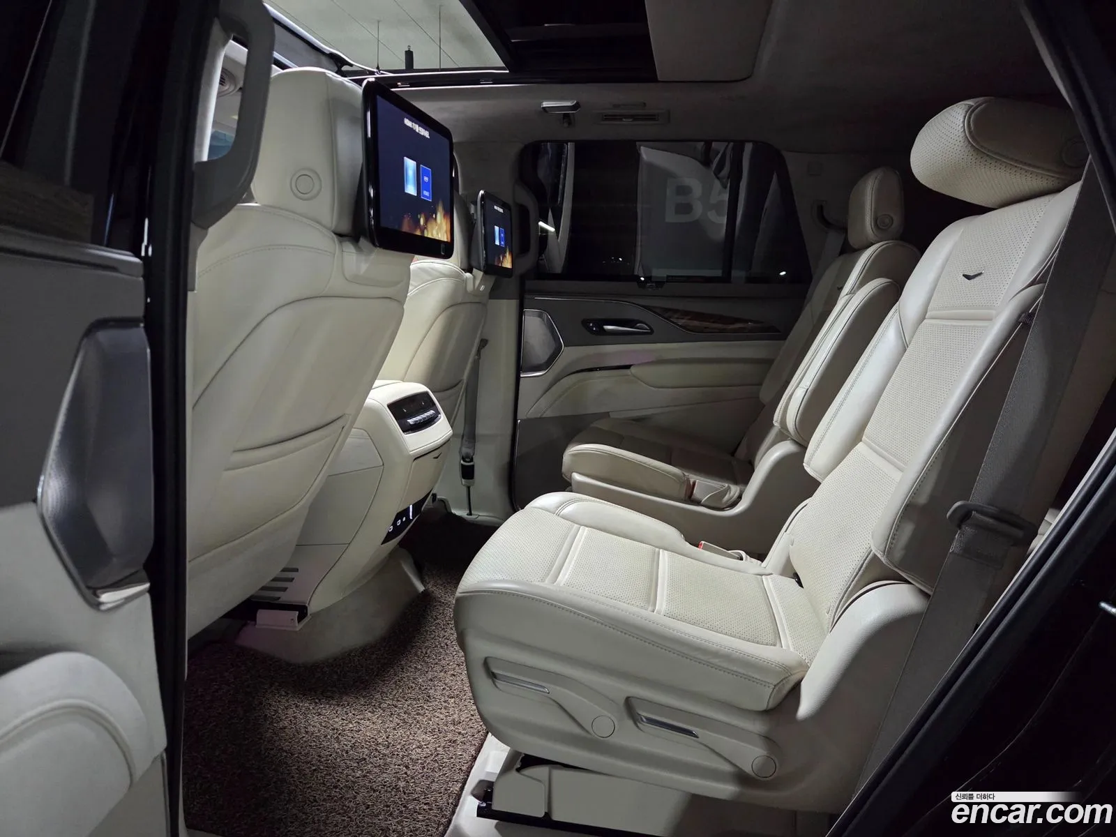 Cadillac Escalade 2023 — 7