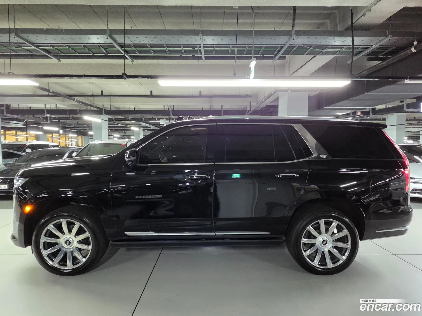 Cadillac Escalade 2023 — 17
