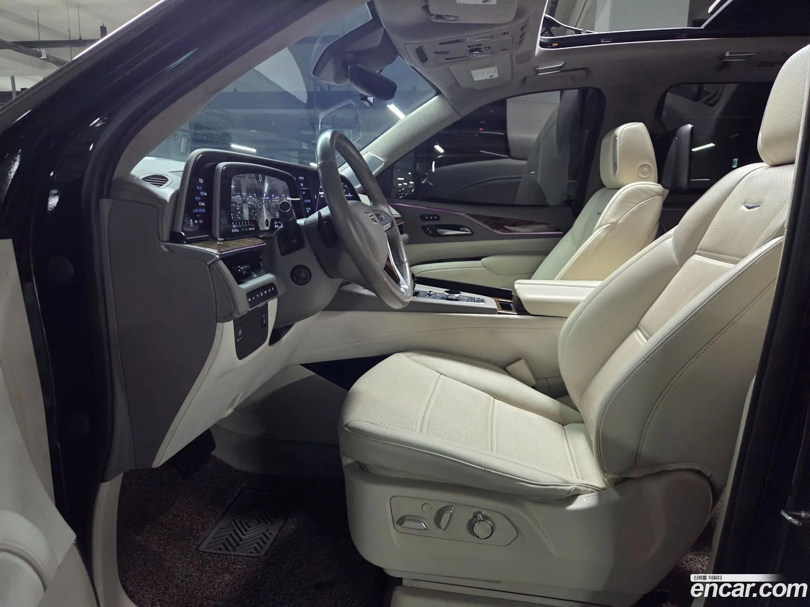 Cadillac Escalade 2023 — 19