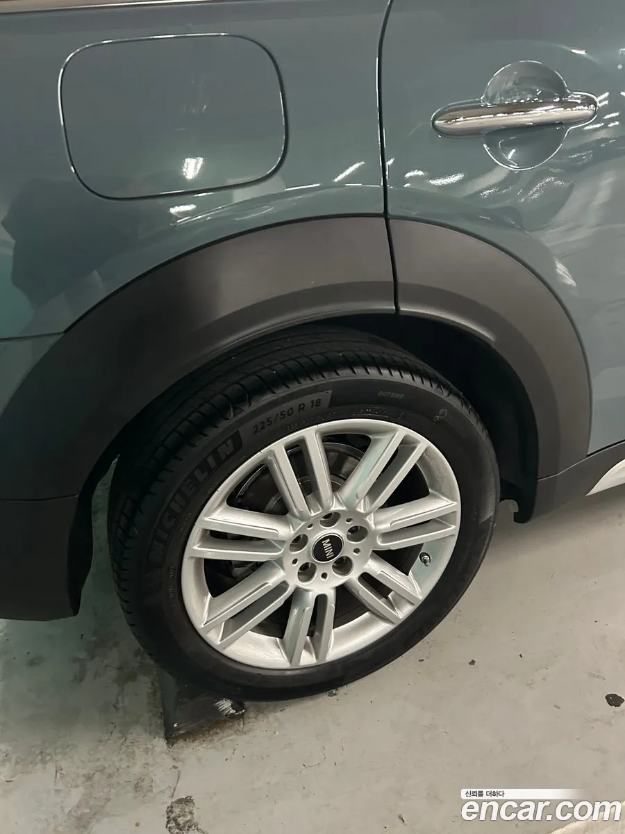 Mini Cooper Countryman 2023 — 2