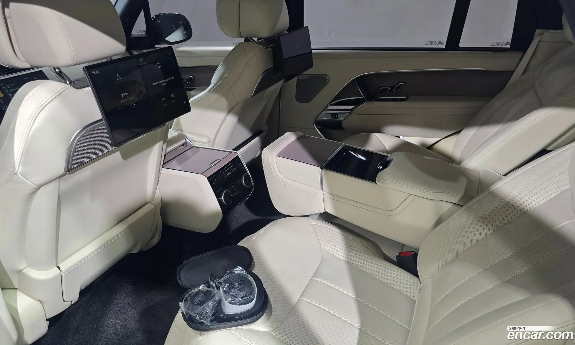 Land Rover Range Rover 2025 — 10