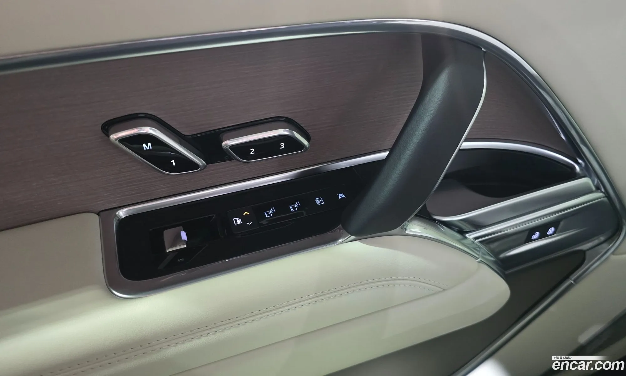 Land Rover Range Rover 2025 — 4
