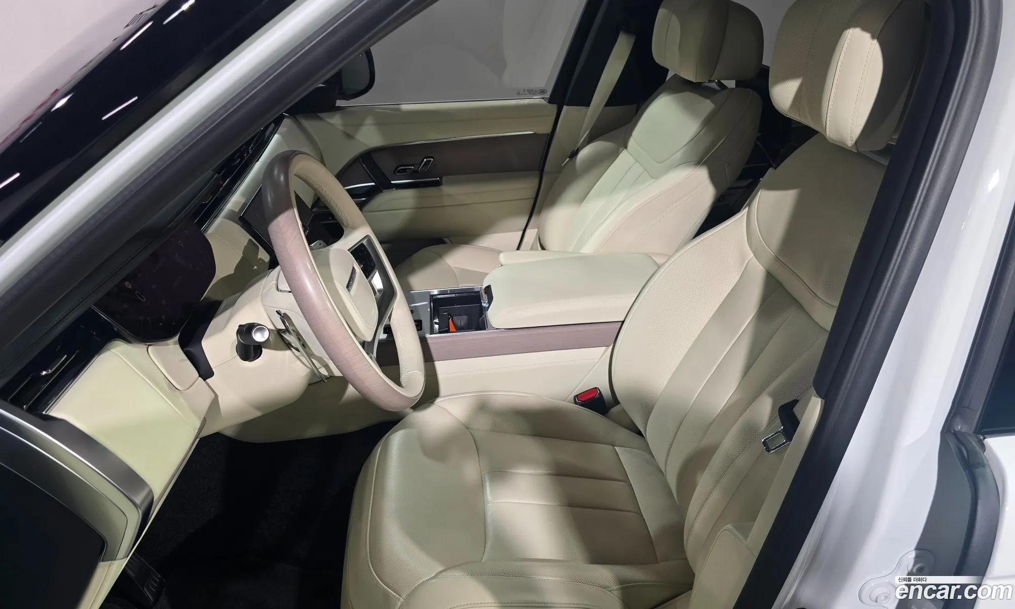 Land Rover Range Rover 2025 — 13