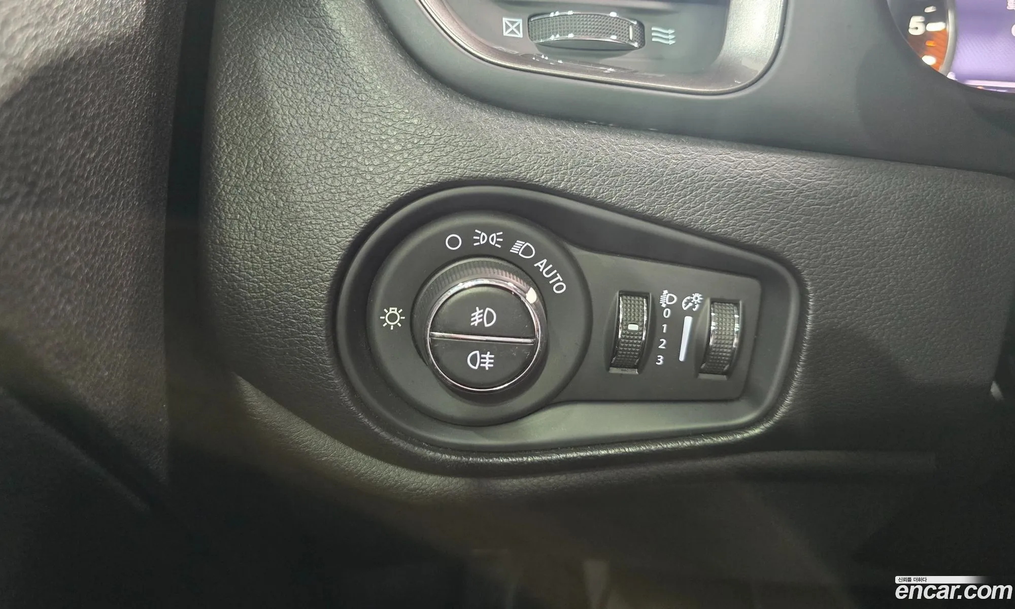 Jeep Renegade 2020 — 11