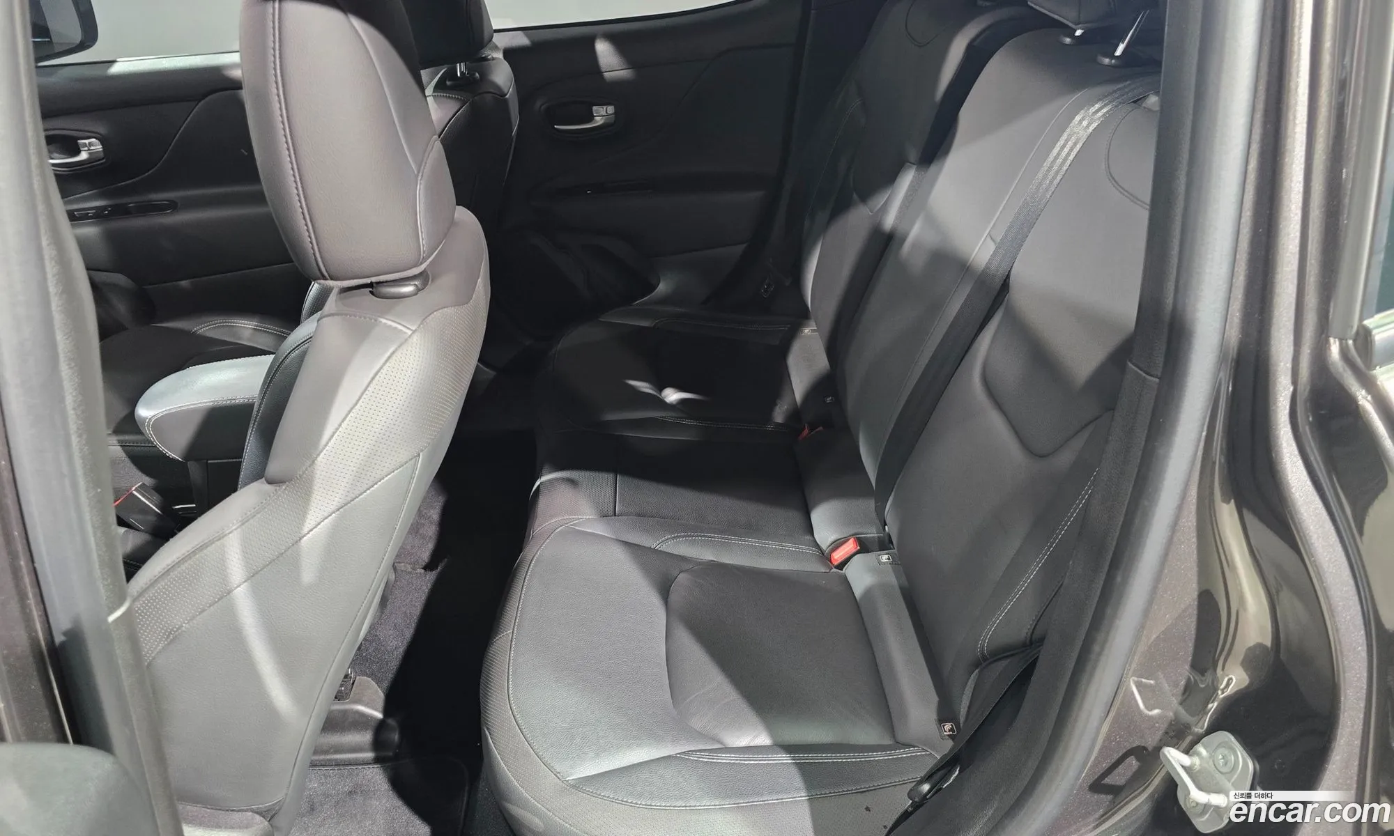 Jeep Renegade 2020 — 16
