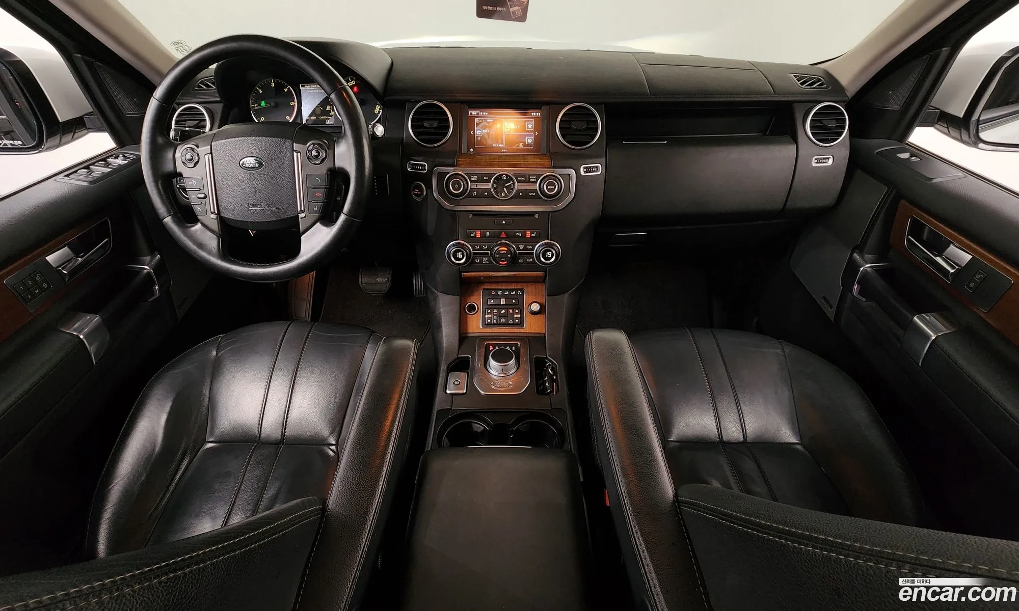 Land Rover Discovery 4 2016 — 2