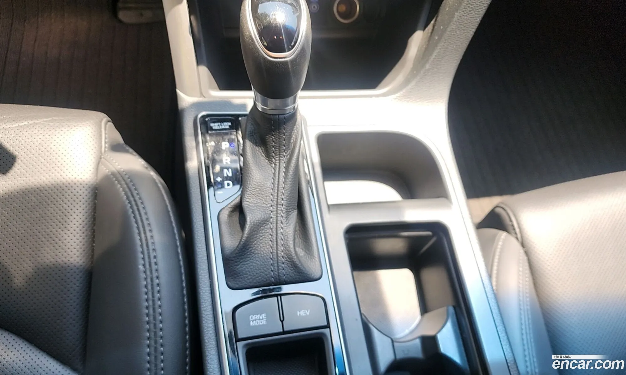 Hyundai LF Sonata Hybrid 2016 — 3