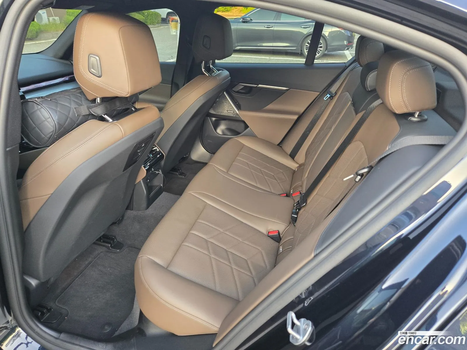 BMW 5 Series 2025 — 8