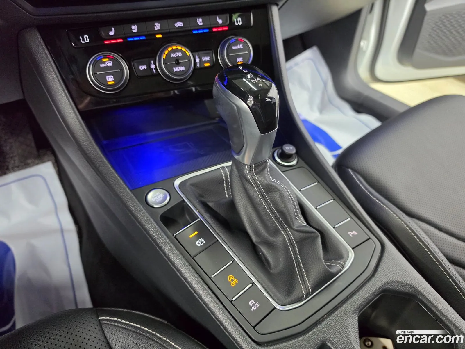Volkswagen Jetta 7th Gen 2022 — 10
