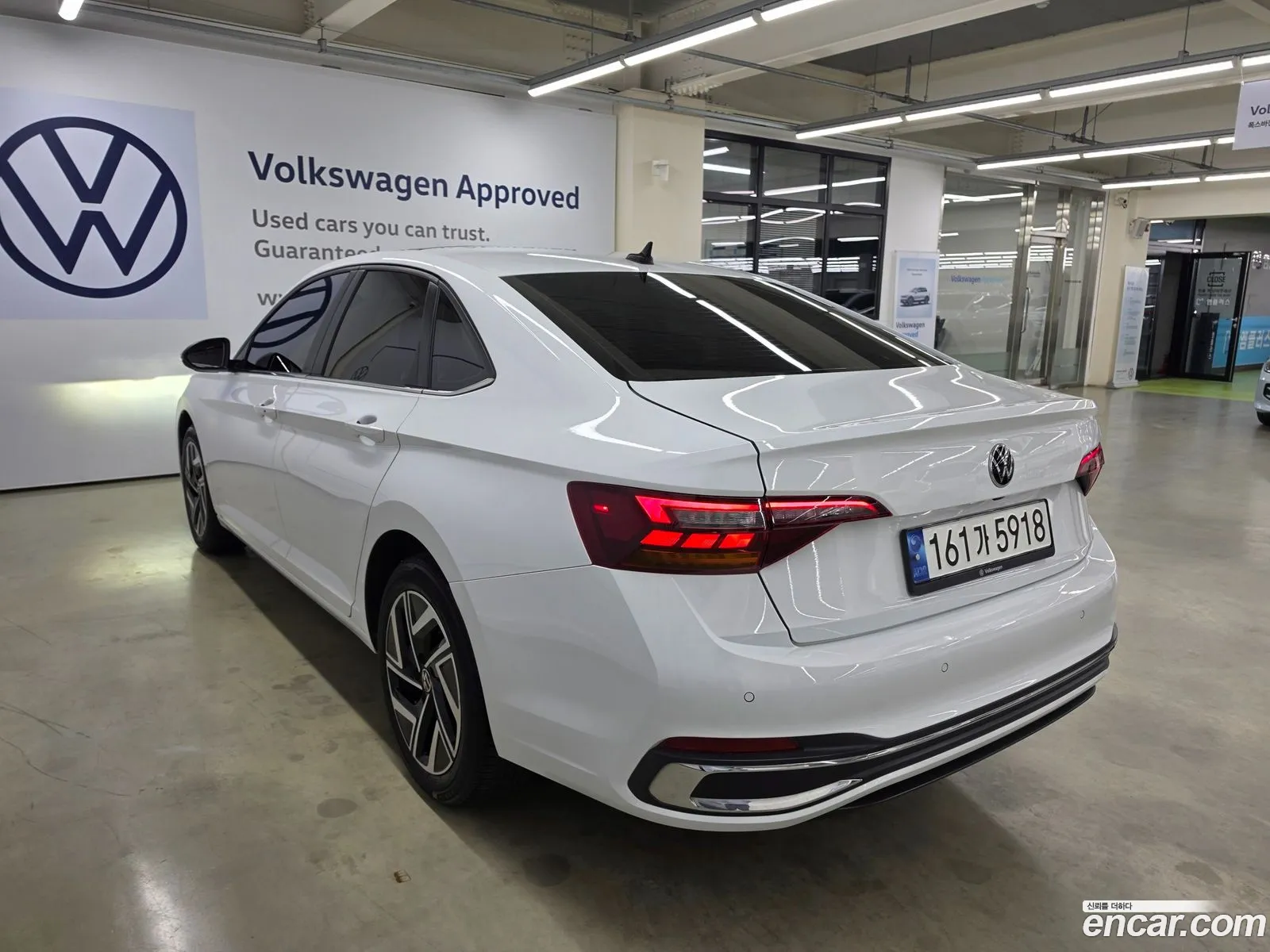 Volkswagen Jetta 7th Gen 2022 — 17