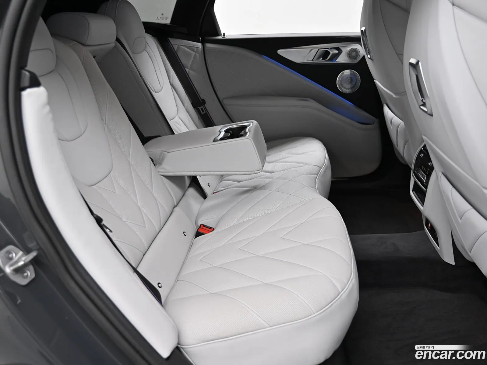BMW XM 2025 — 4