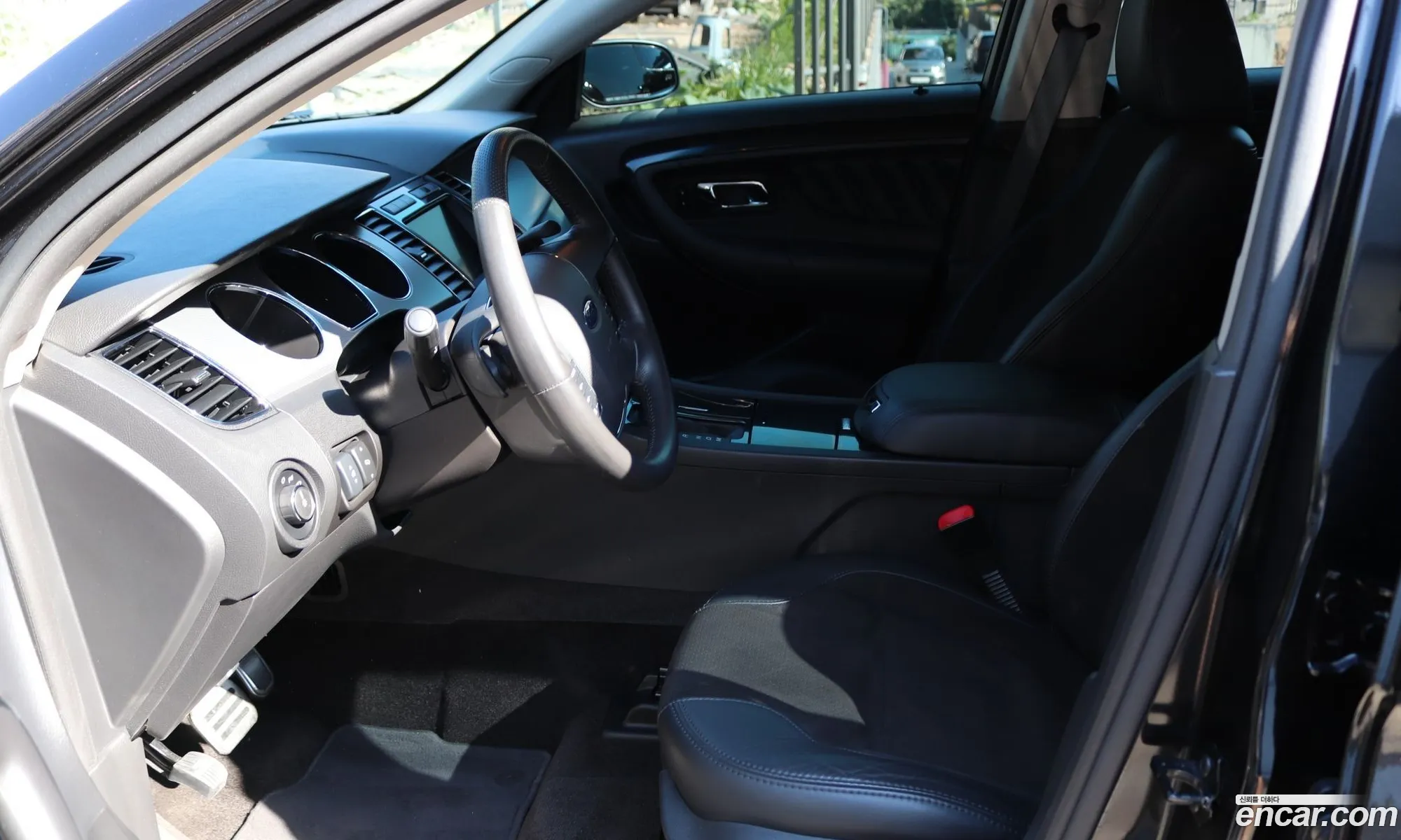 Ford Taurus 2012 — 6