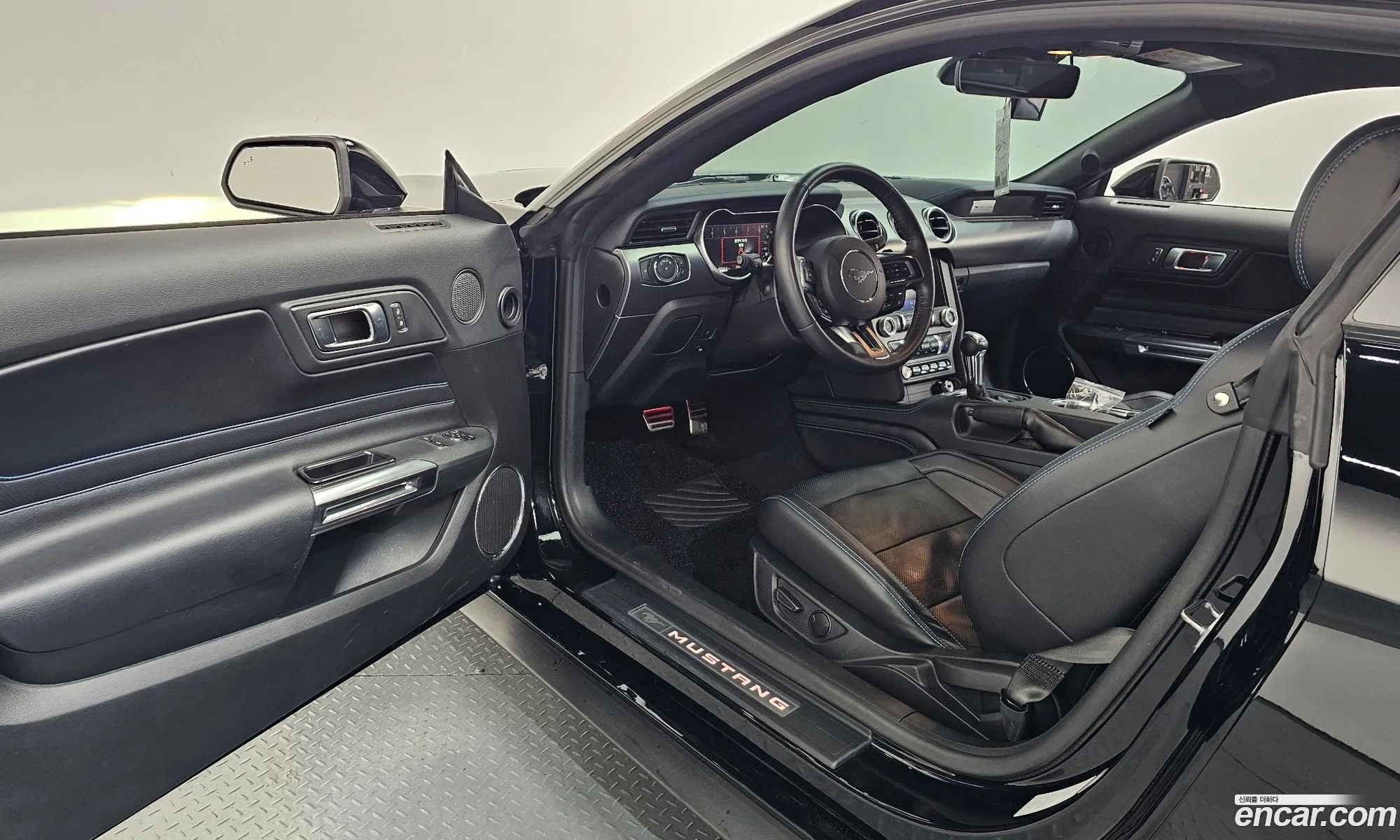 Ford Mustang 2022 1FA6P8TH6N5102120 — 4