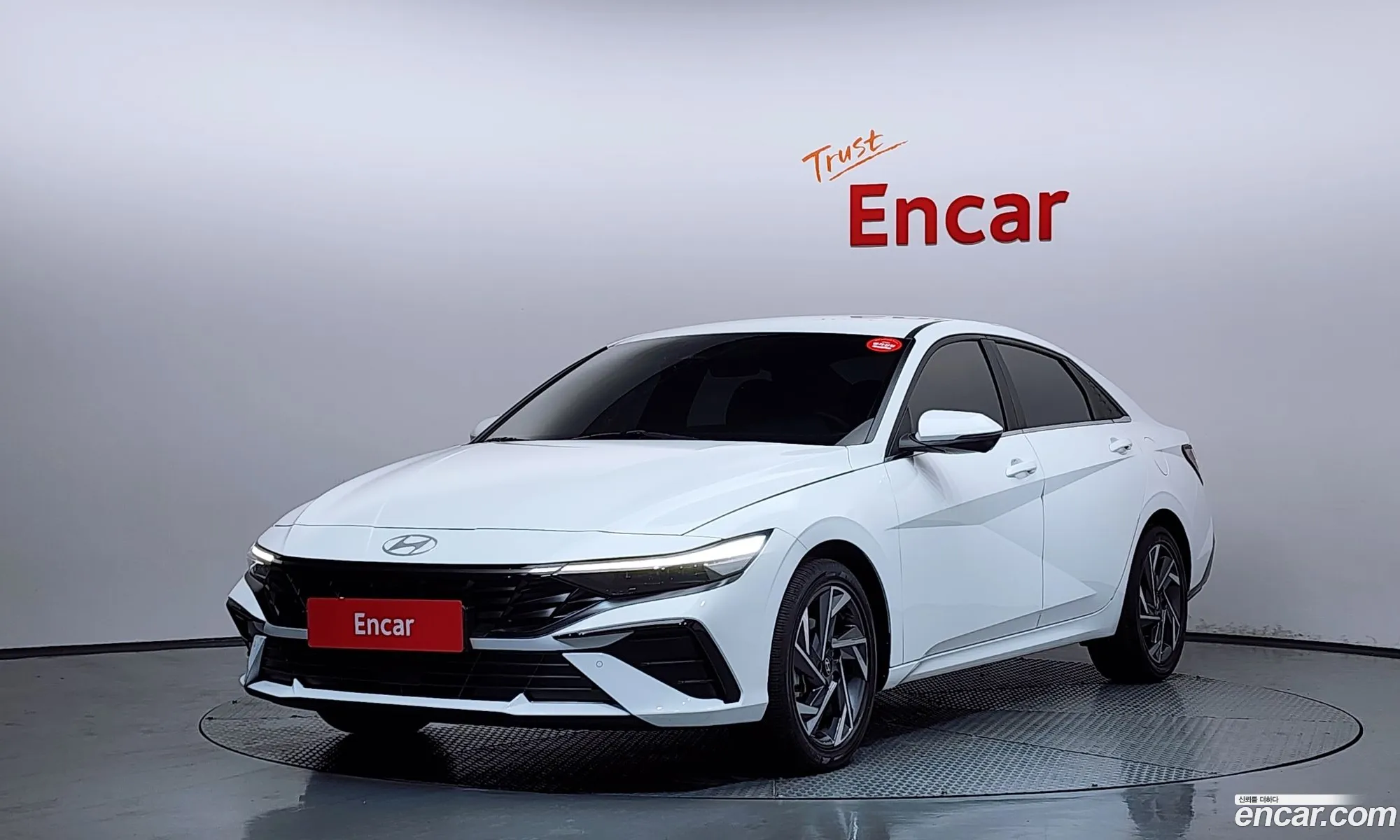 Hyundai Elantra 2023 — 2