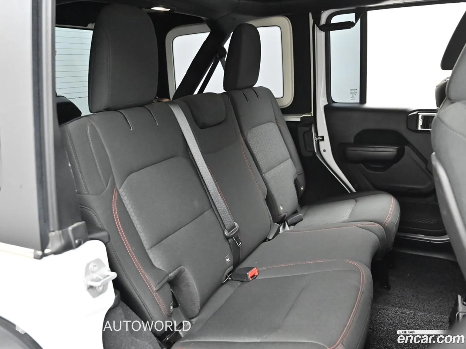 Jeep Wrangler 2018 — 4