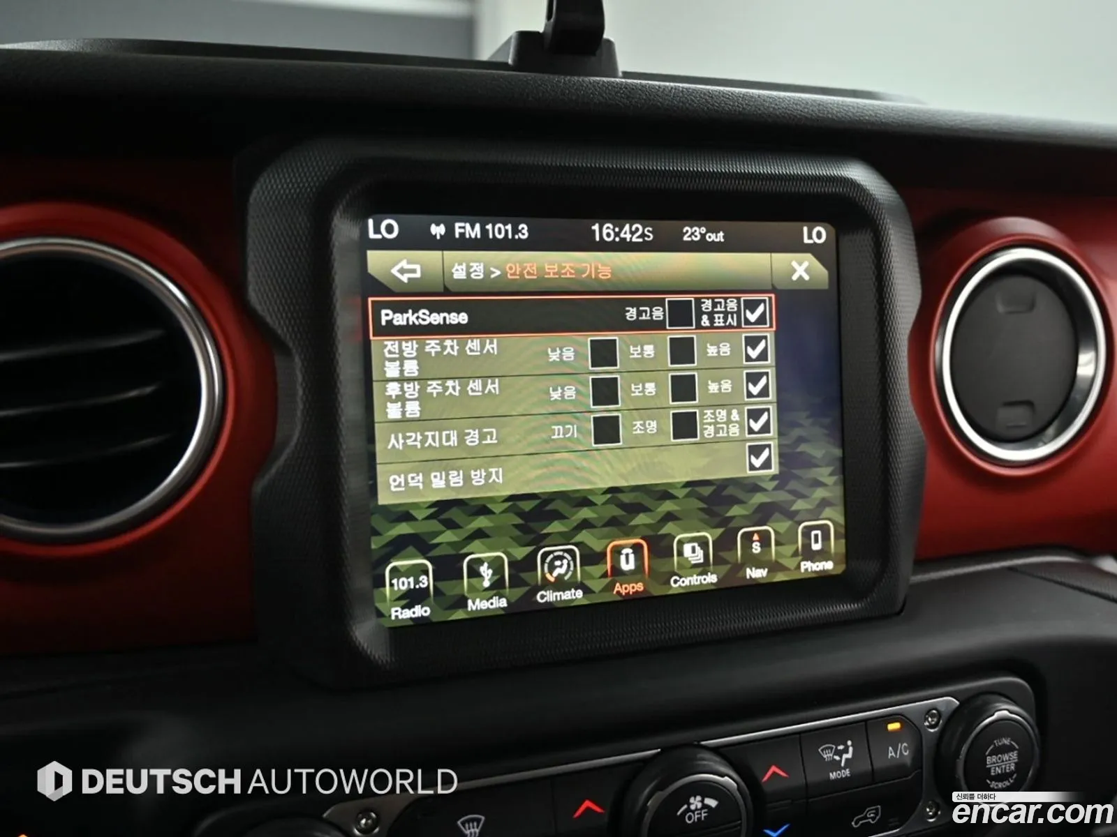 Jeep Wrangler 2018 — 17