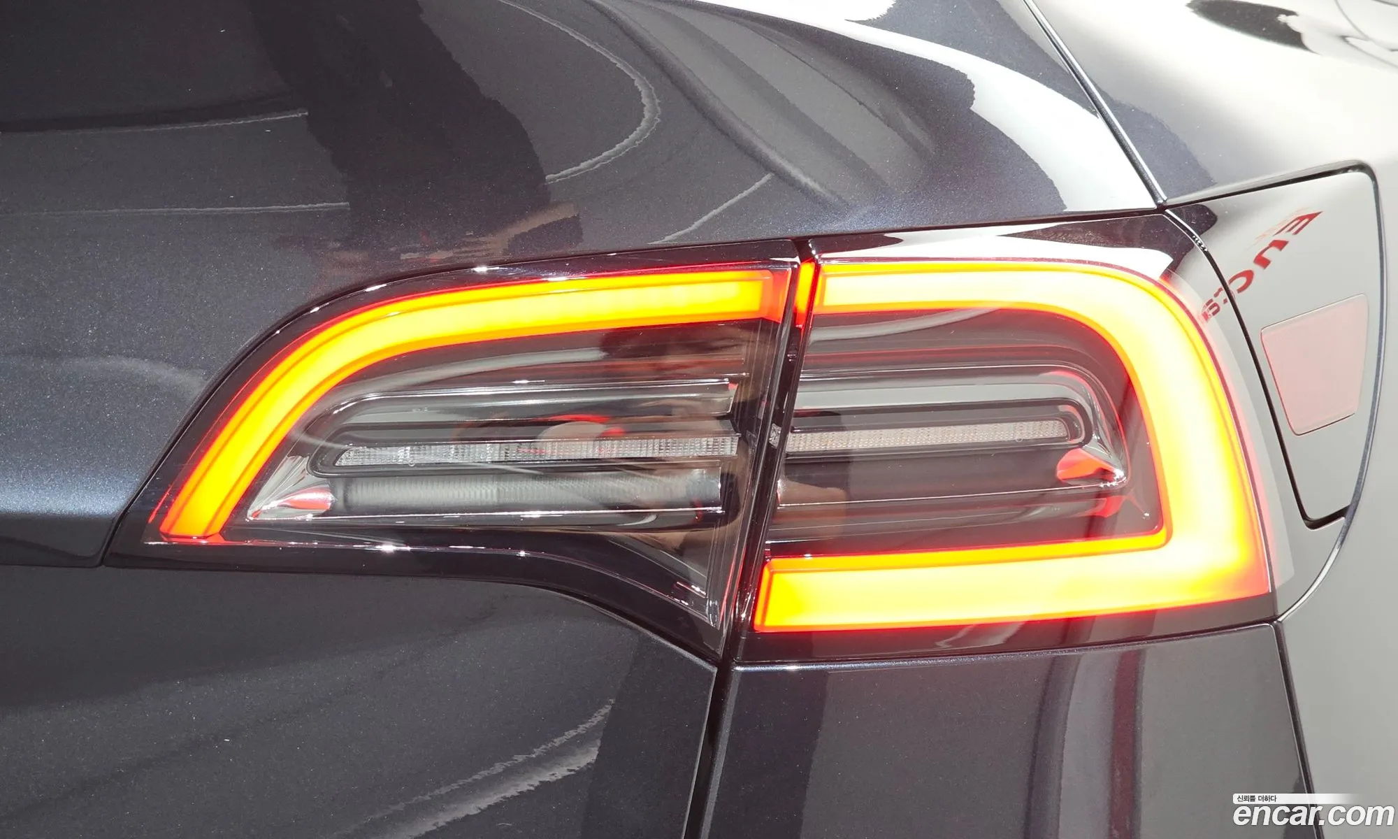 Tesla Model Y 2025 — 12