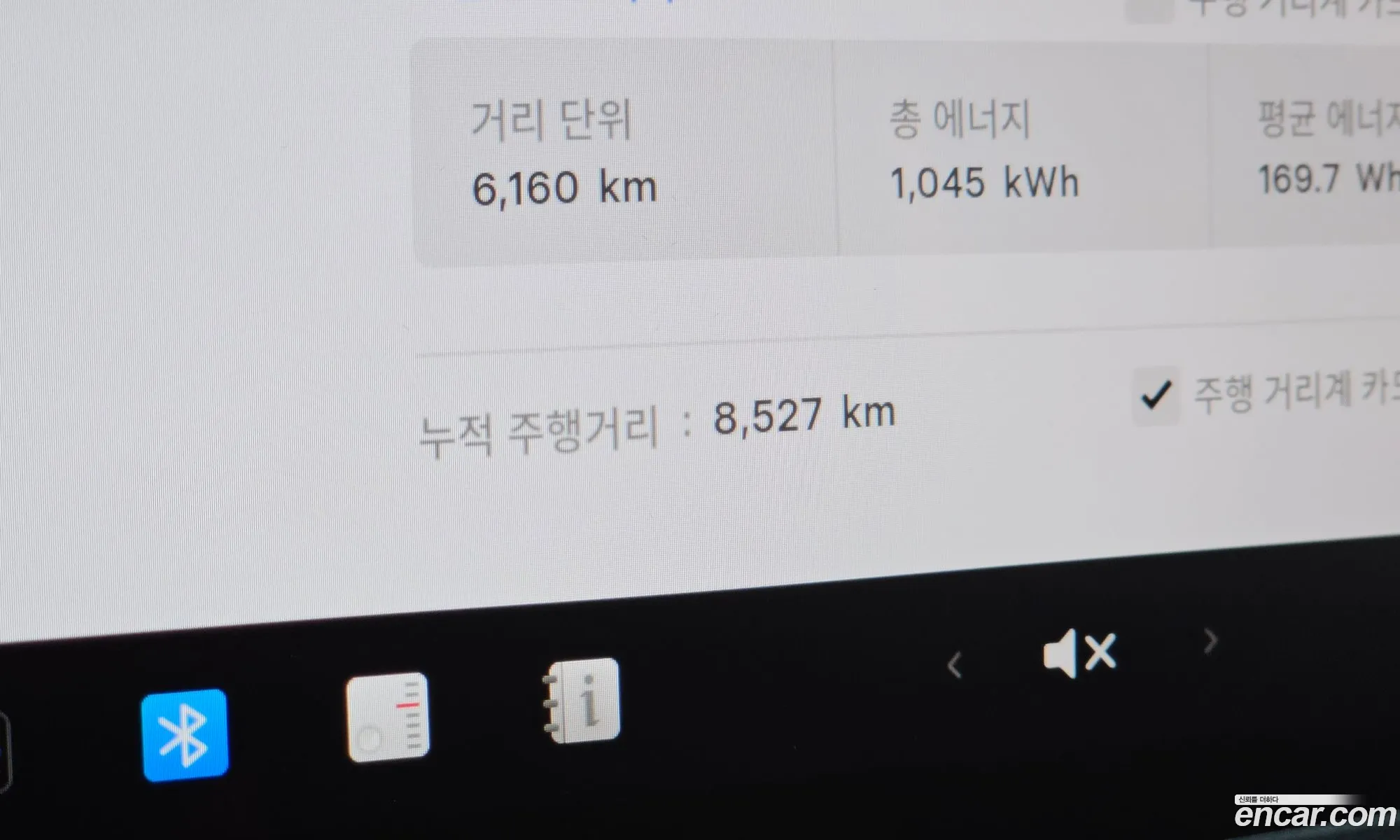 Tesla Model Y 2025 — 18