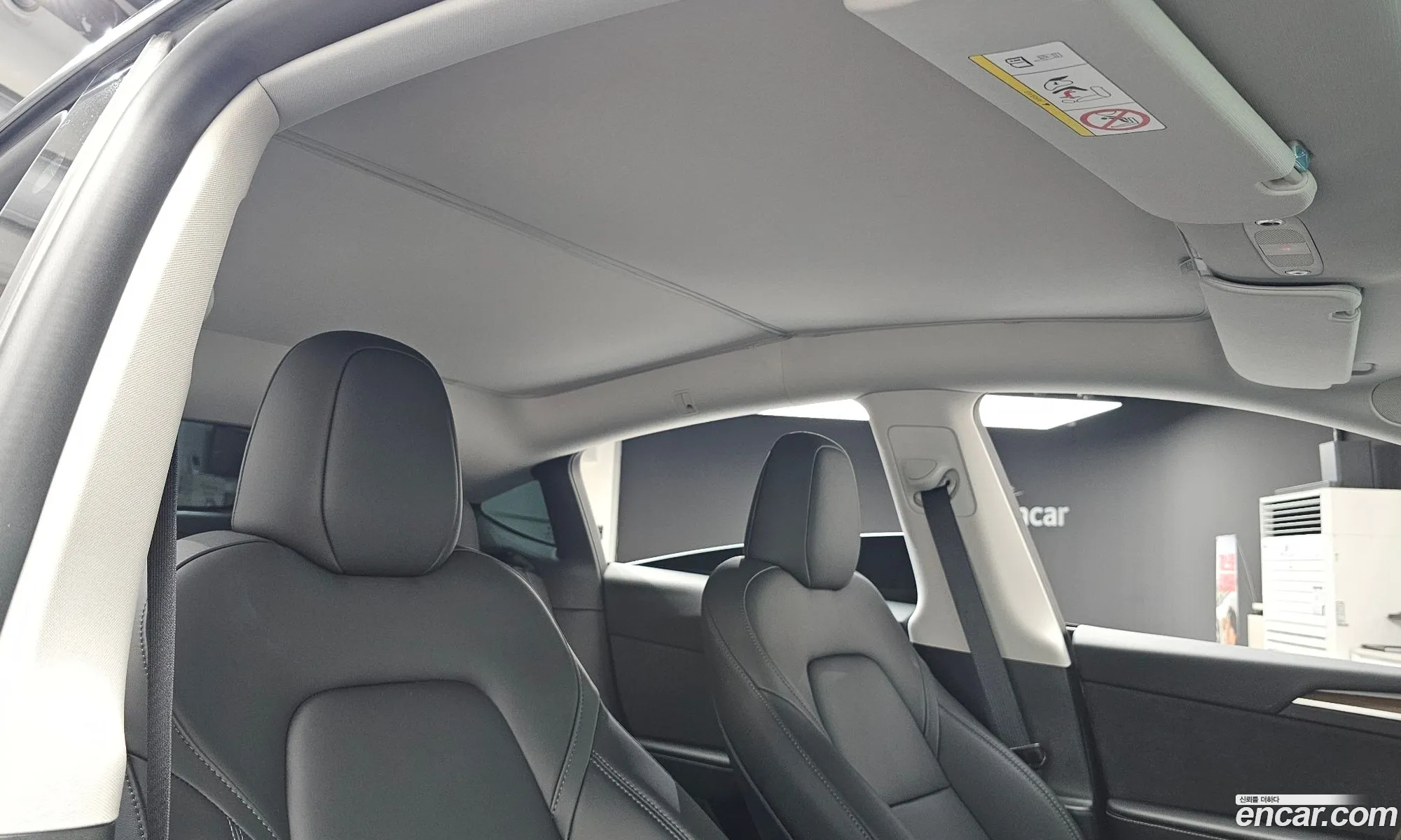 Tesla Model Y 2025 — 16