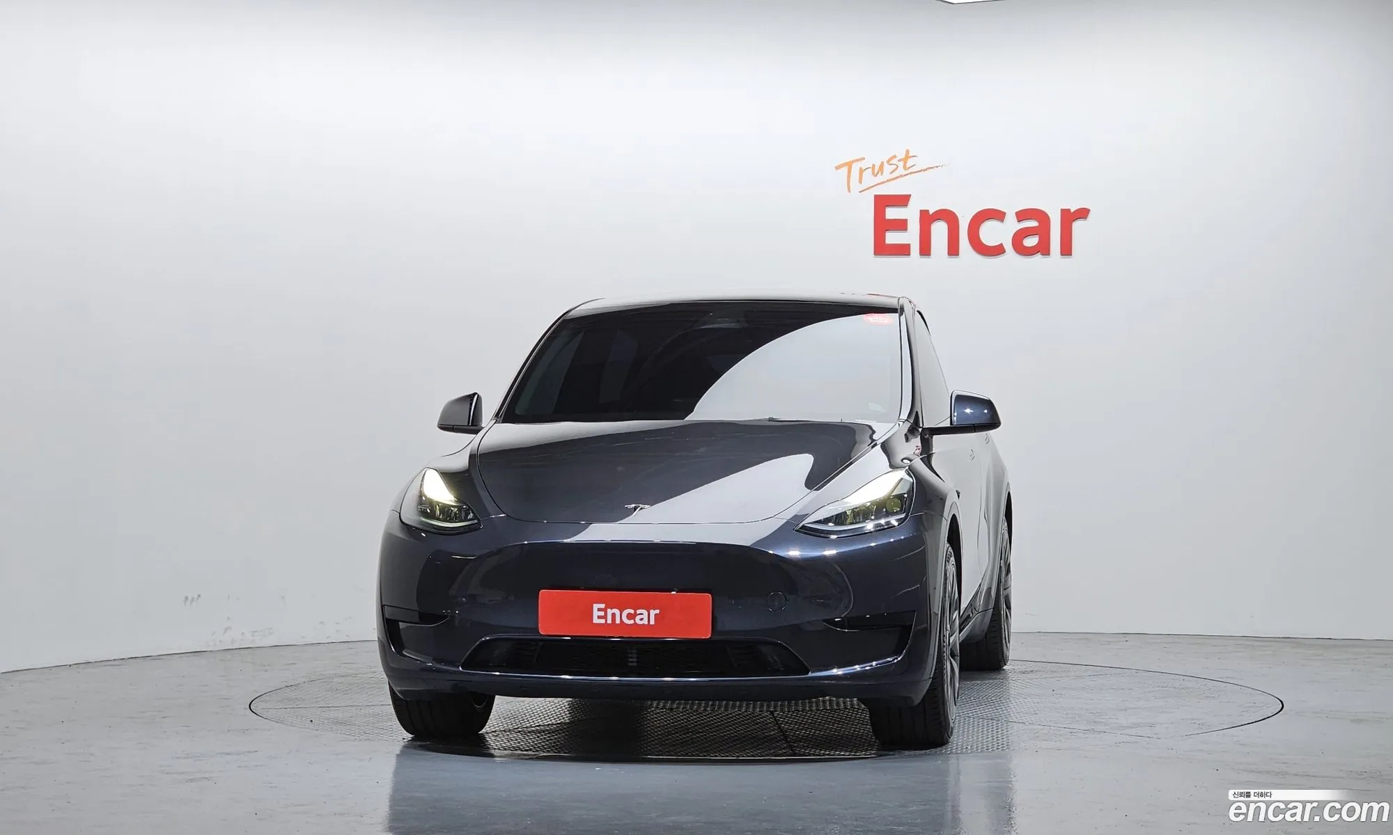 Tesla Model Y 2025 — 4