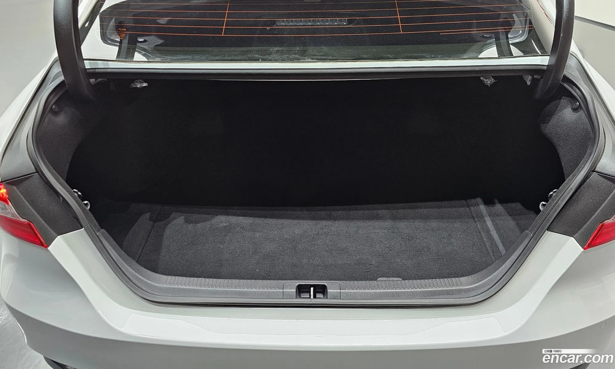 Toyota Camry 2023 — 30