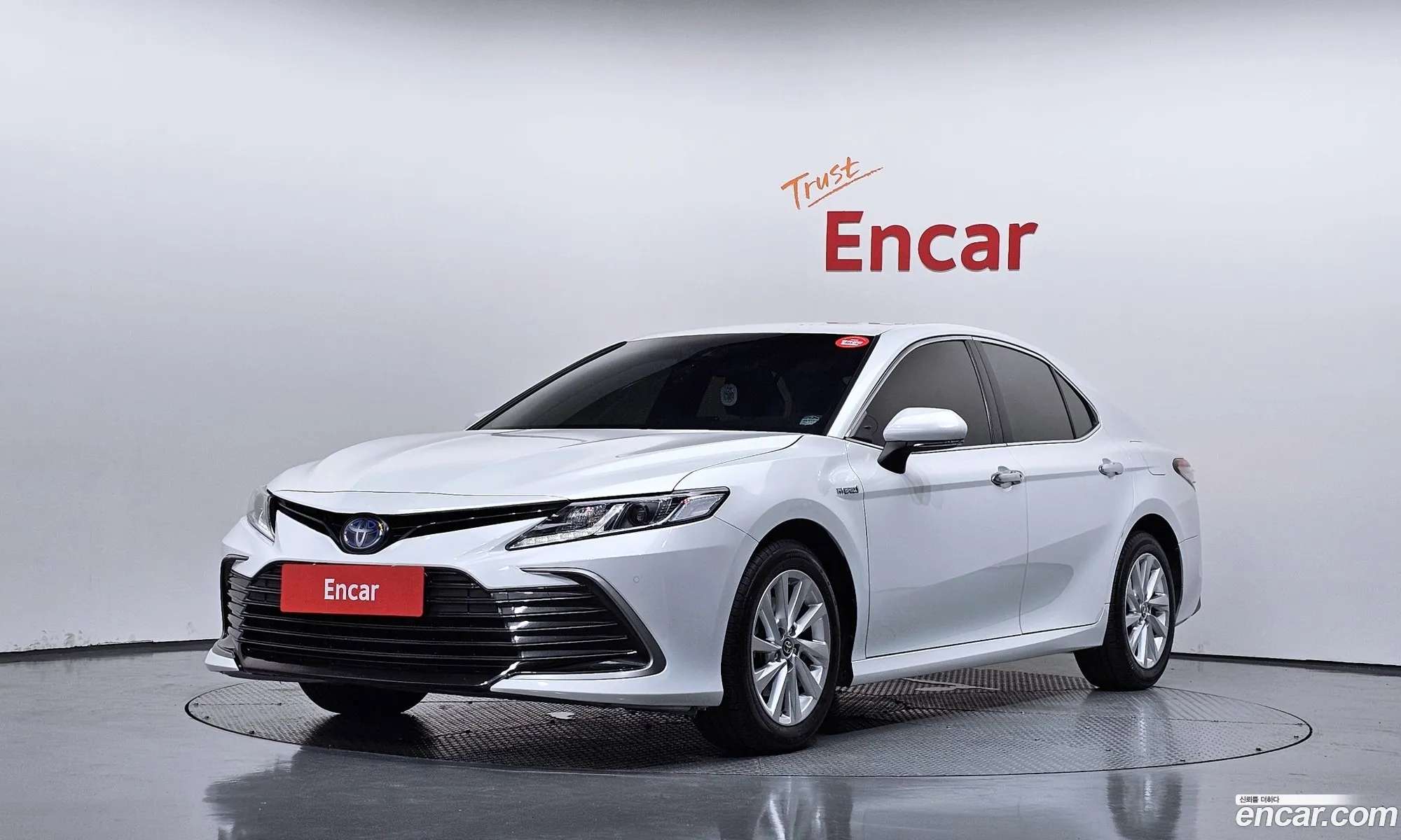 Toyota Camry 2023 — 3