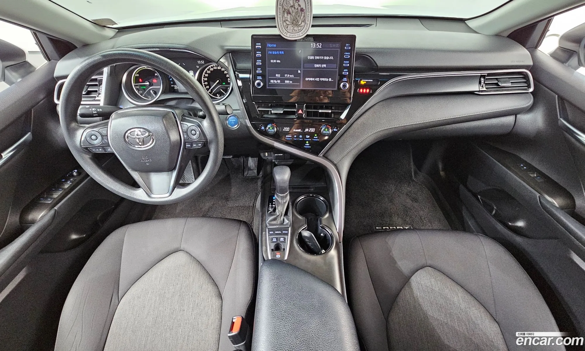 Toyota Camry 2023 — 18