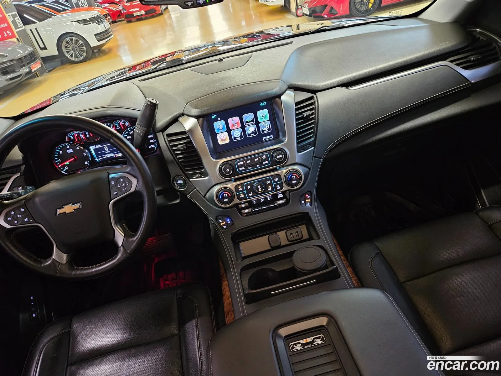 Chevrolet Suburban 2017 — 12