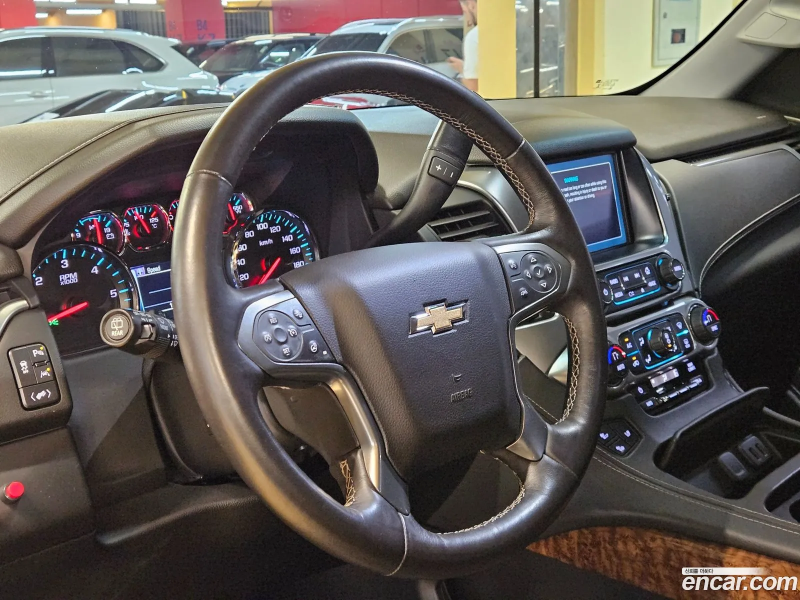 Chevrolet Suburban 2017 — 8