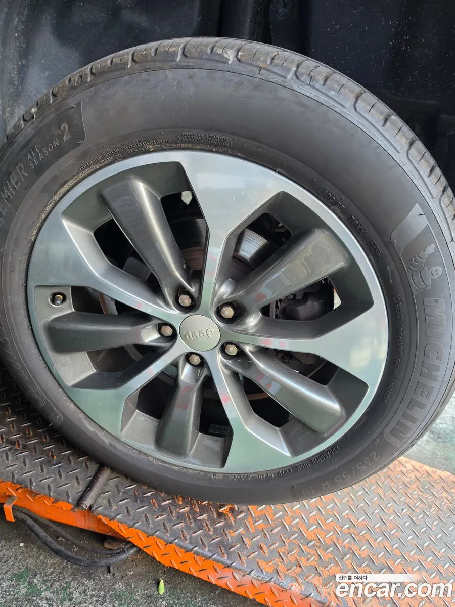 Jeep Cherokee 2019 — 3