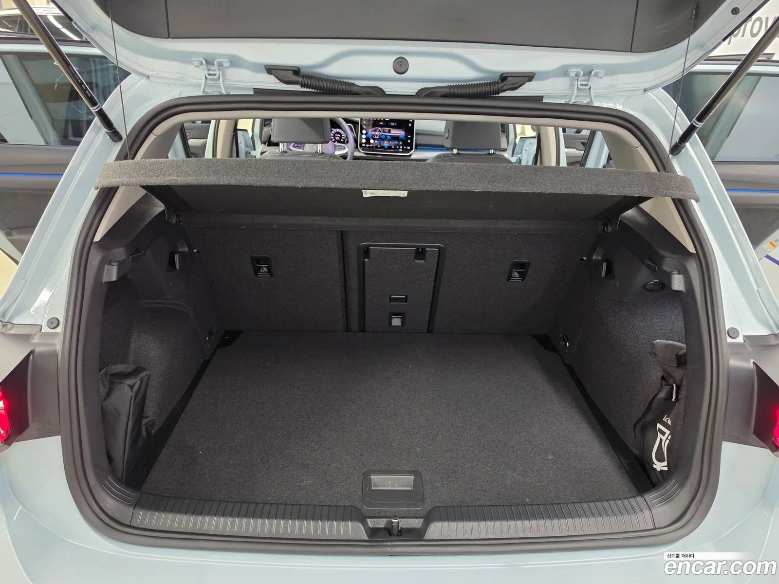 Volkswagen Golf 8th Gen 2025 — 15