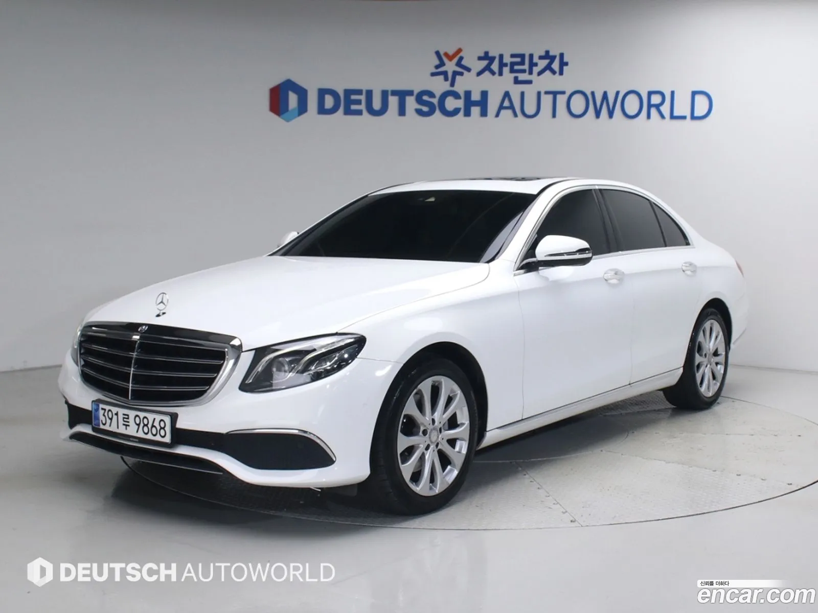 Mercedes-Benz E-Class W213 2016 — 17