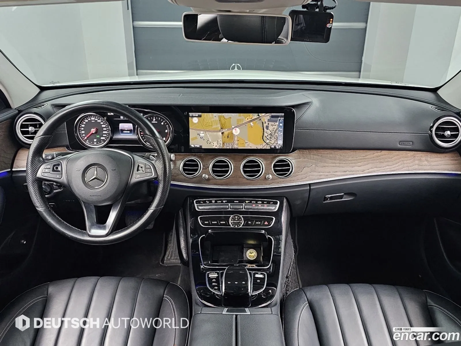 Mercedes-Benz E-Class W213 2016 — 15