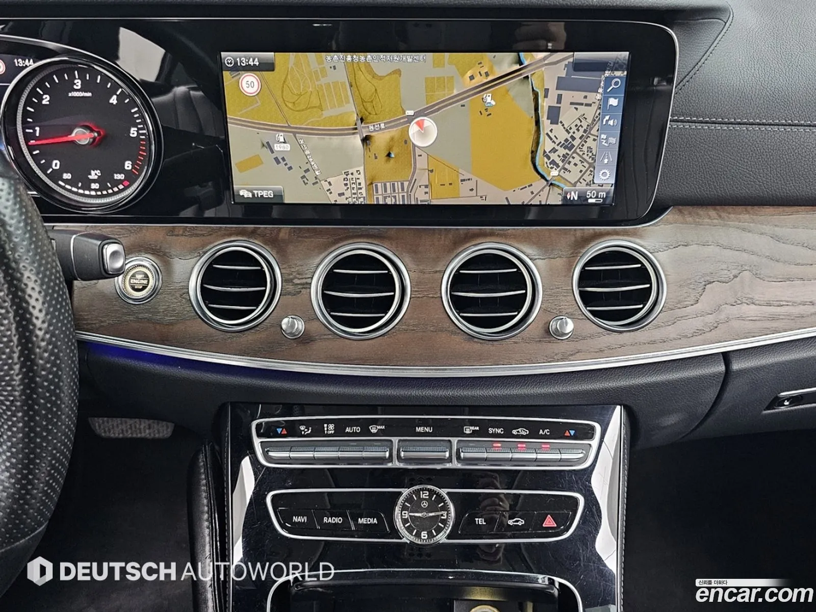 Mercedes-Benz E-Class W213 2016 — 12