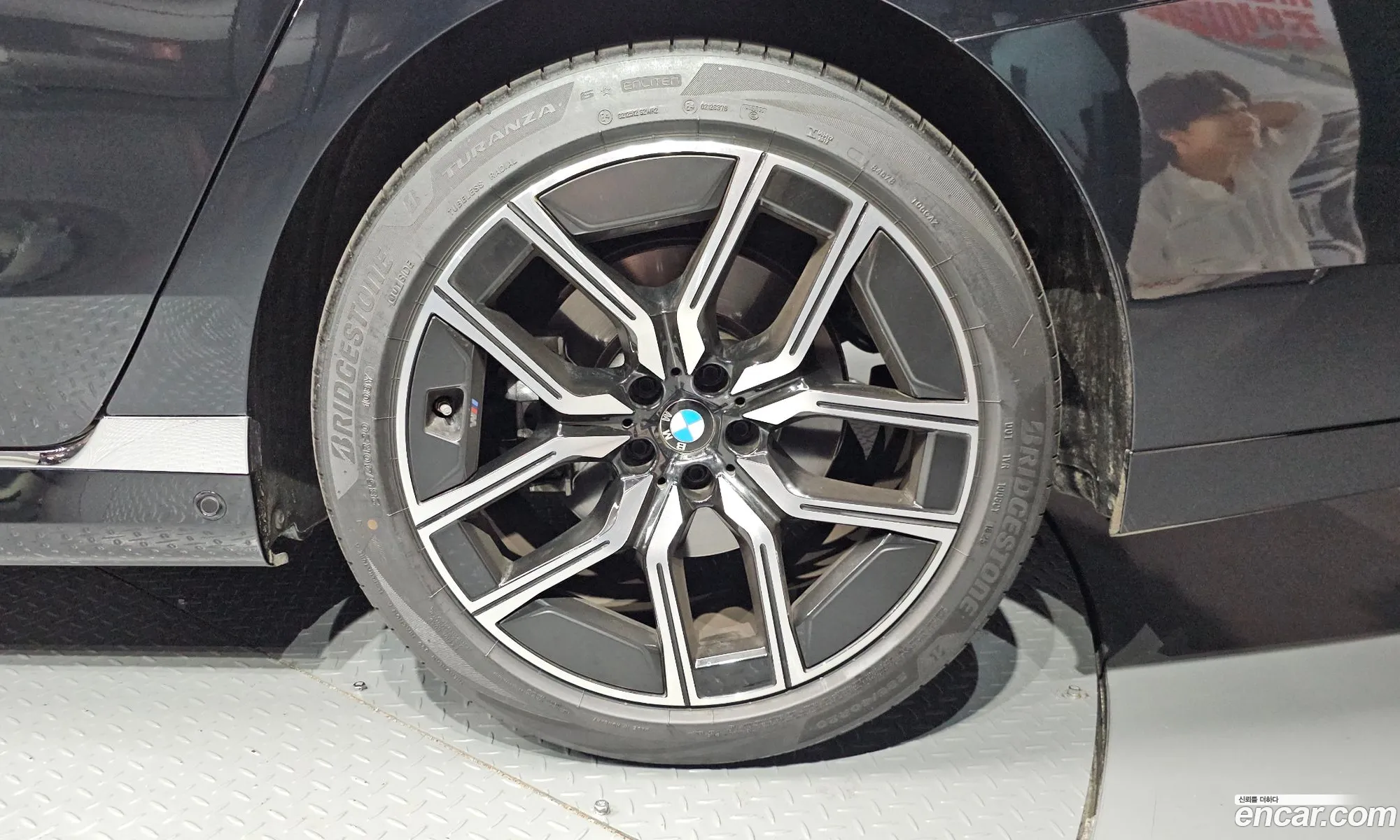 BMW 7 Series 2025 WBA31EH02TCV99074 — 30
