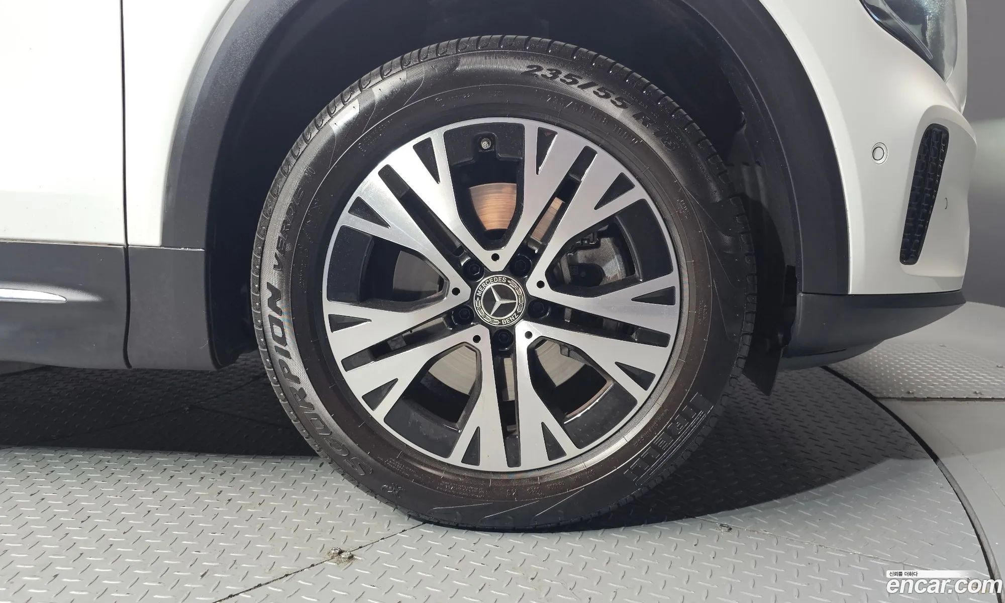 Mercedes-Benz GLB-Class X247 2024 — 2