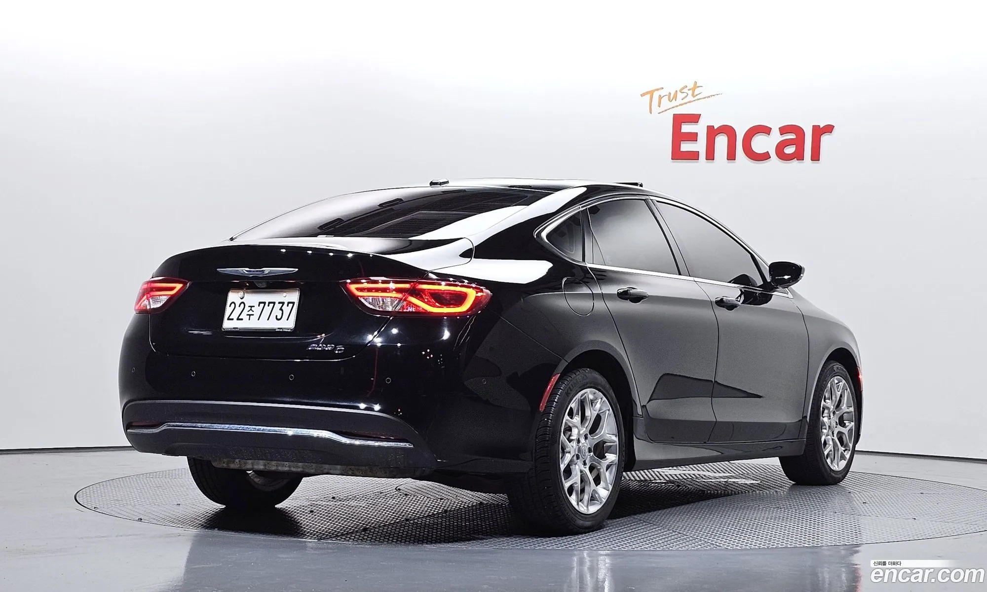Chrysler 200 2015 1C3CCCCBXFN640588 — 4