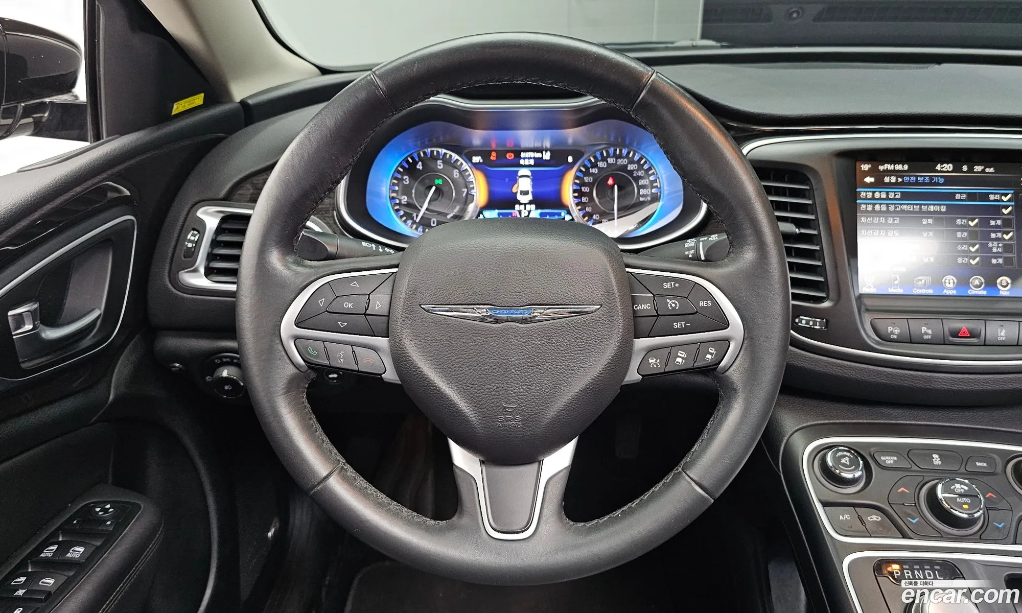 Chrysler 200 2015 1C3CCCCBXFN640588 — 3