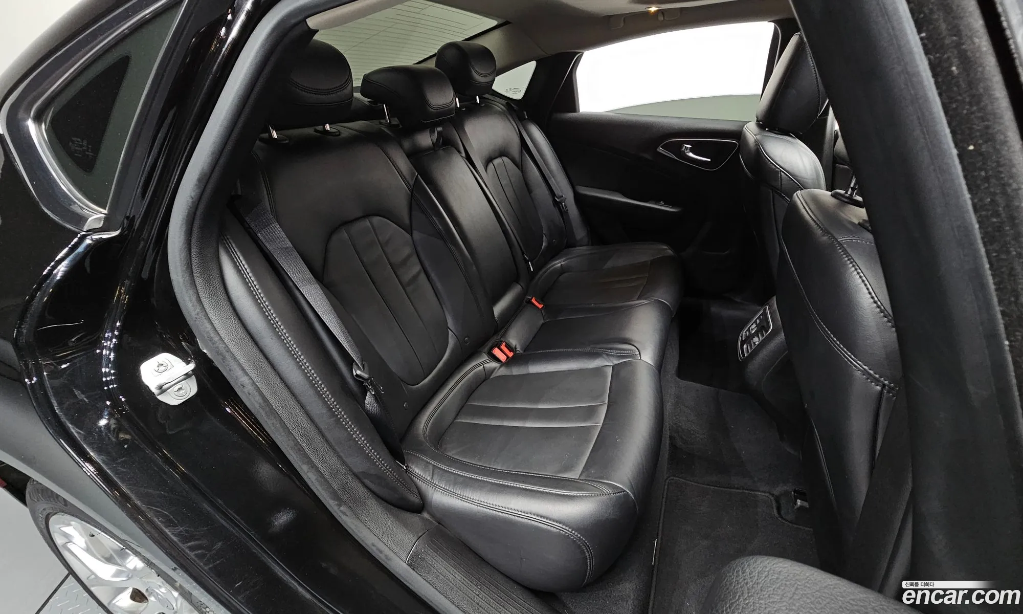 Chrysler 200