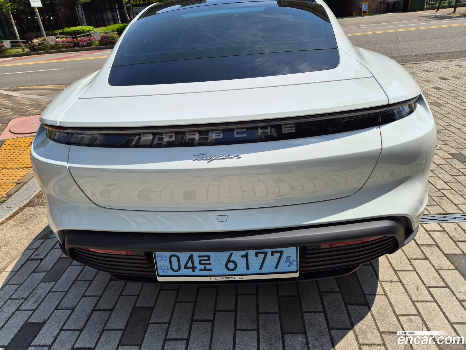 Porsche Taycan 2021 — 19