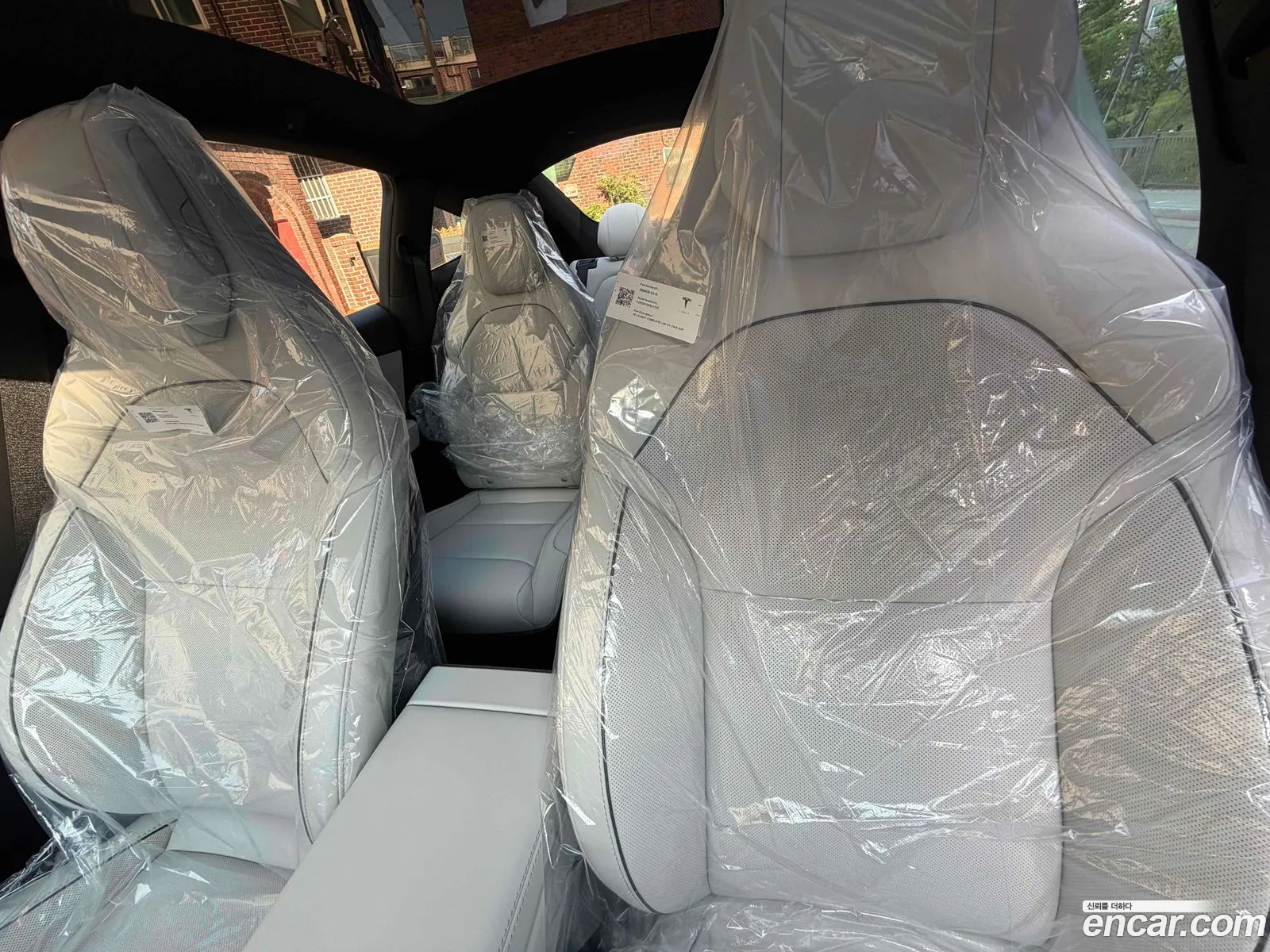 Tesla Model Y 2026 — 5