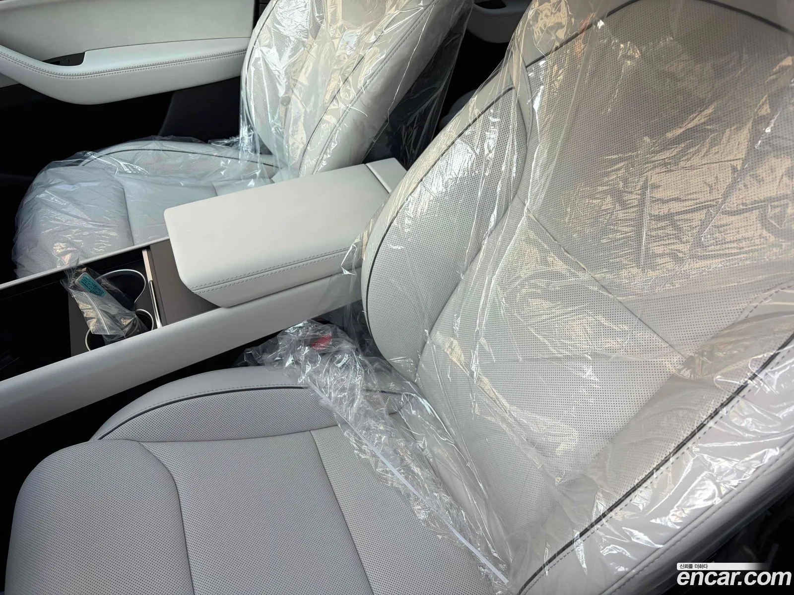 Tesla Model Y 2026 — 7