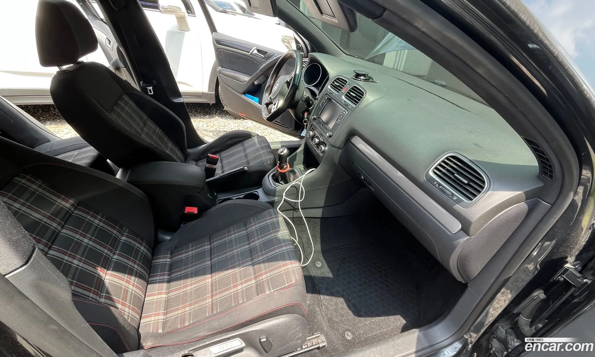 Volkswagen Golf 6th Gen 2010 — 6